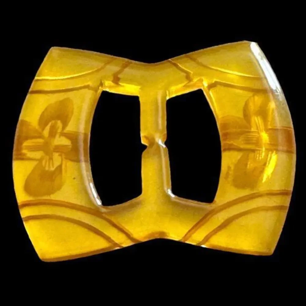 Vintage 1920s Art Deco Honey Bakelite Carved Roses Belt Buckle Butterscotch